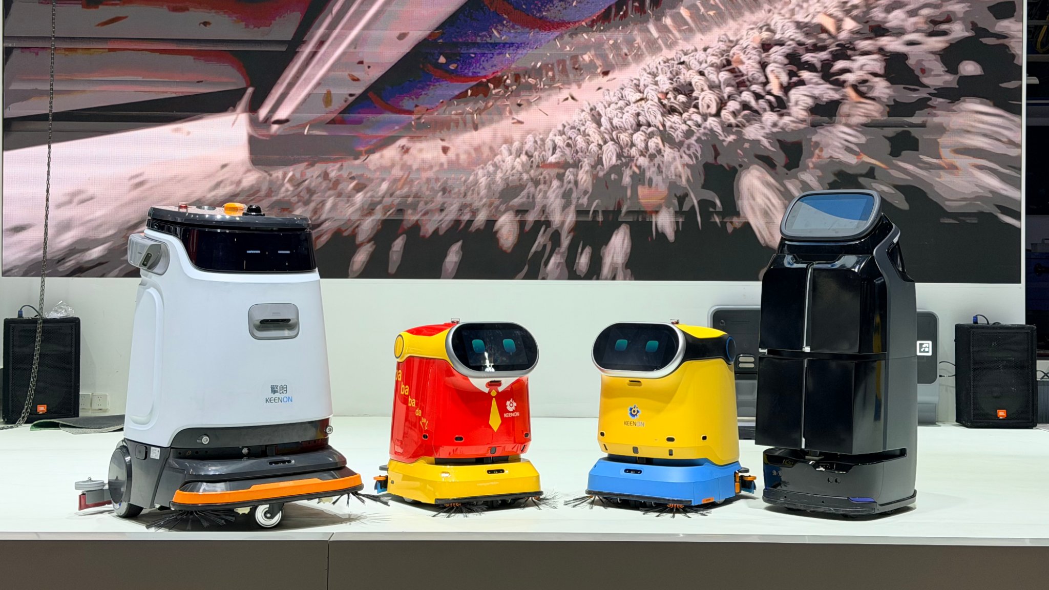 Keenon Debuts New Technology Upgrades at CCE, Leading Smart Cleaning Through Scaled Deployment